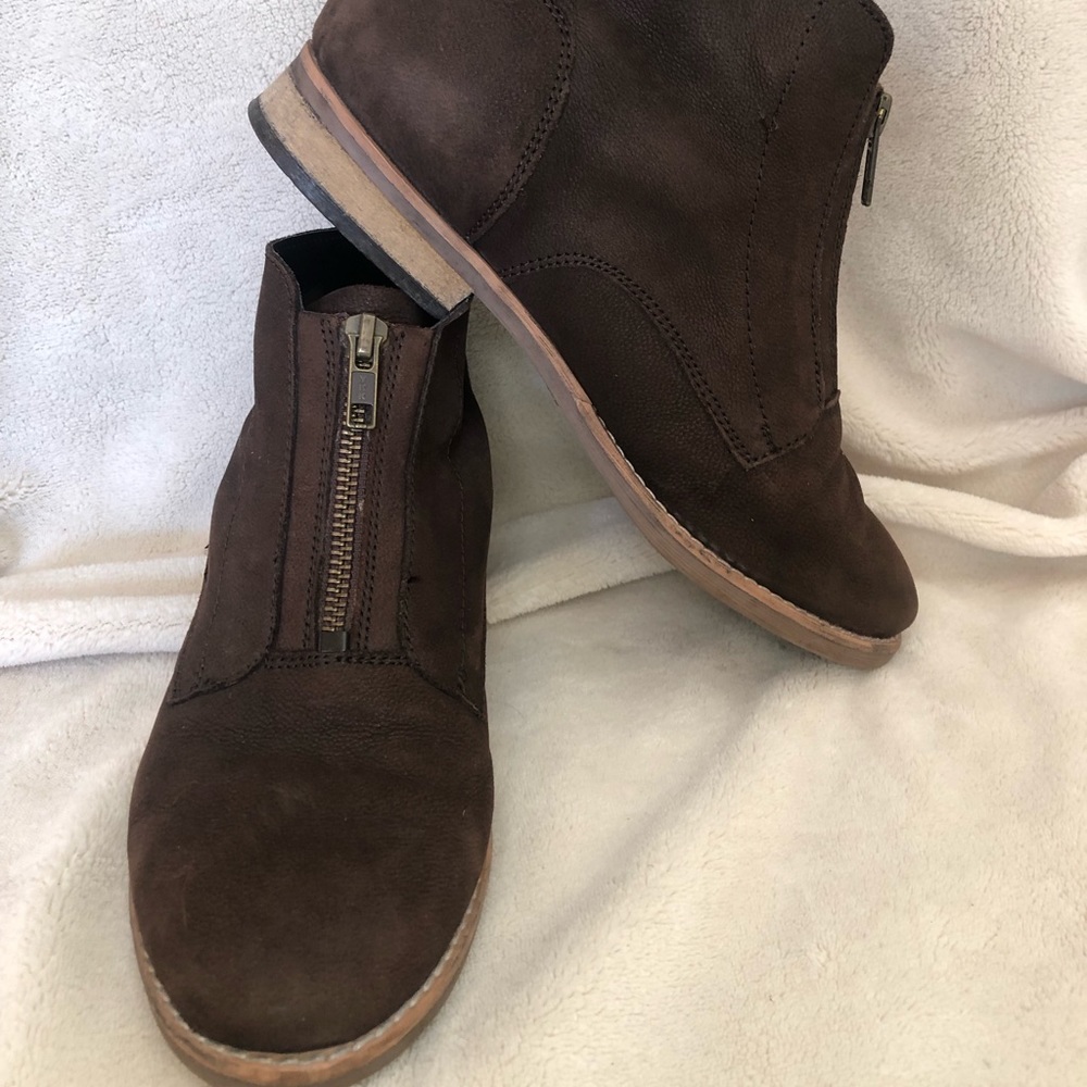 Diba brown suede booties